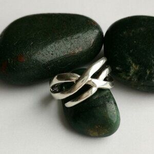 NEW Sterling Silver Knot Ring size 6